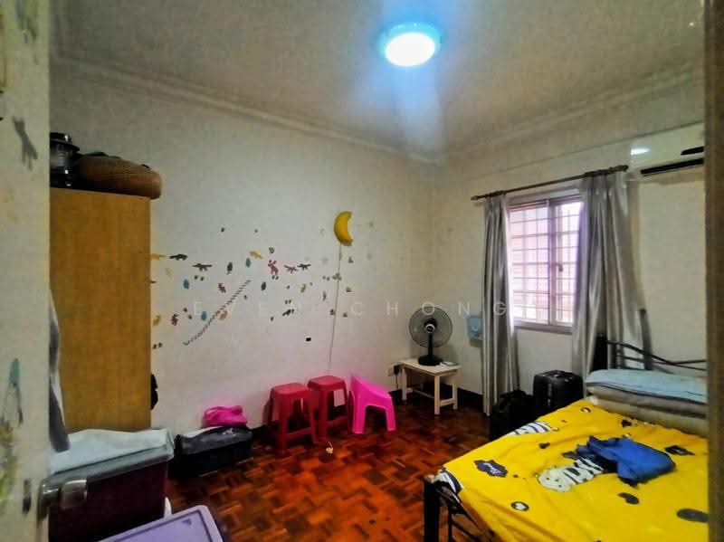 Flat for Sale at Taman Bukit Angsana - Even Chong - Bedroom - PropertyGuru.com.my
