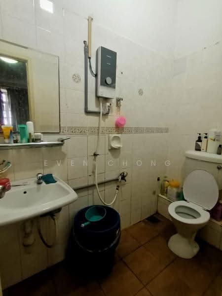 Flat for Sale at Taman Bukit Angsana - Even Chong - Bathroom - PropertyGuru.com.my