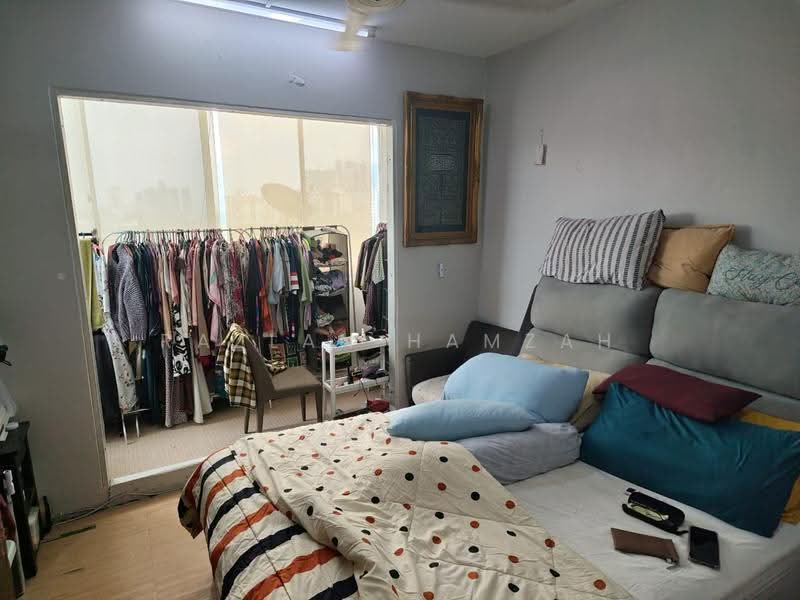 Pangsapuri untuk Dijual di Menara Rajawali - Razlan Hamzah - Bedroom - PropertyGuru.com.my
