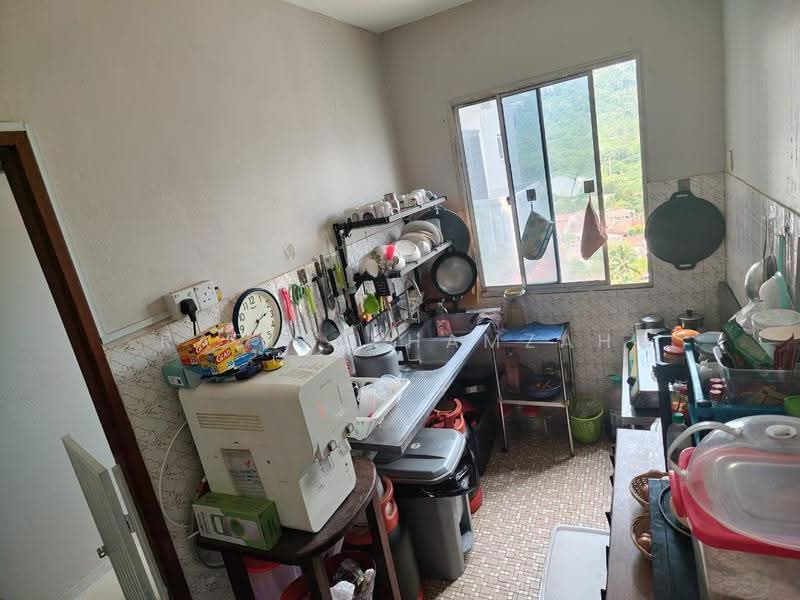 Pangsapuri untuk Dijual di Menara Rajawali - Razlan Hamzah - Kitchen - PropertyGuru.com.my
