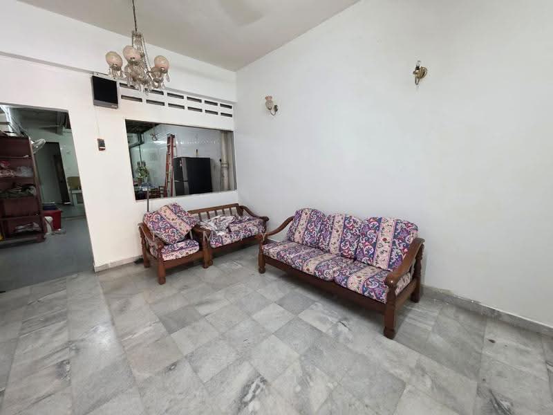 Shop / Office for Sale in Jalan Ipoh (Jalan Ipoh) - Tommy Liew - Living Room - PropertyGuru.com.my