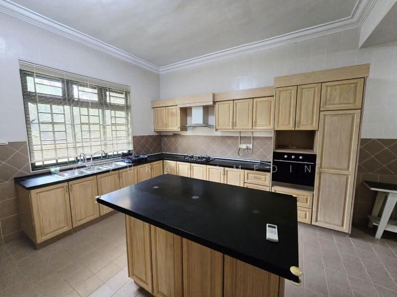 Semi-Detached House for Sale in Kota Warisan (Sepang) - Adzura Zamedin - Kitchen - PropertyGuru.com.my