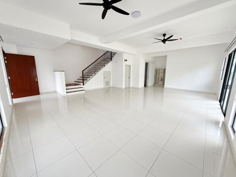 Semi-Detached House for Rent in Sungai Buloh (Selangor) - Lucas Loh - Living Room - PropertyGuru.com.my