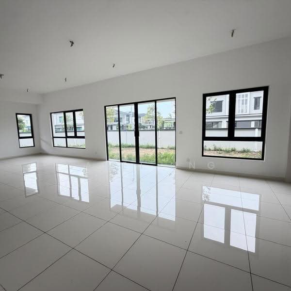 Rumah Berkembar untuk Dijual di Telok Panglima Garang (Selangor) - Janet Hng - Living Room - PropertyGuru.com.my