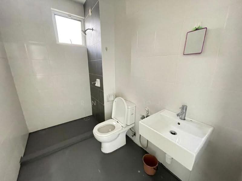 Rumah Teres 3-Tingkat untuk Dijual di Rawang (Selangor) - Bernard Ong - Bathroom - PropertyGuru.com.my