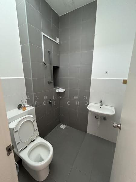 Rumah Teres 2-Tingkat untuk Disewa di Beranang (Selangor) - Angie Wong Poh Choo - Bathroom - PropertyGuru.com.my