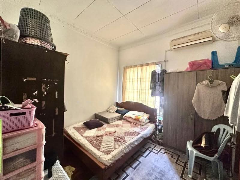 Semi-Detached House for Sale in Bandar Bukit Mahkota (Bangi) - Nana Cheah - Bedroom - PropertyGuru.com.my