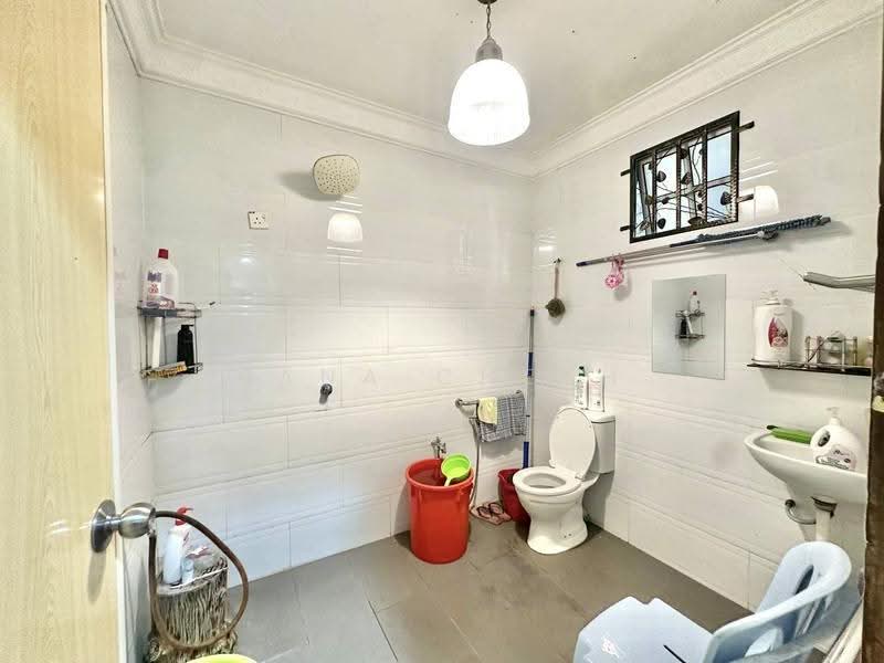 Semi-Detached House for Sale in Bandar Bukit Mahkota (Bangi) - Nana Cheah - Bathroom - PropertyGuru.com.my