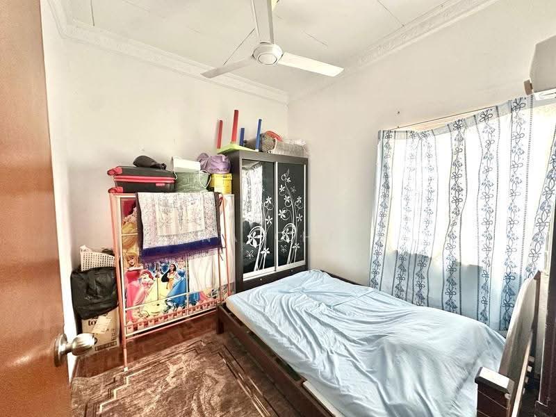 Semi-Detached House for Sale in Bandar Bukit Mahkota (Bangi) - Nana Cheah - Bedroom - PropertyGuru.com.my