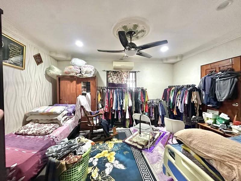 Semi-Detached House for Sale in Bandar Bukit Mahkota (Bangi) - Nana Cheah - Bedroom - PropertyGuru.com.my
