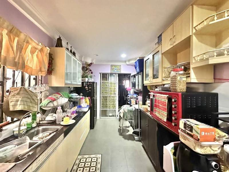Semi-Detached House for Sale in Bandar Bukit Mahkota (Bangi) - Nana Cheah - Kitchen - PropertyGuru.com.my