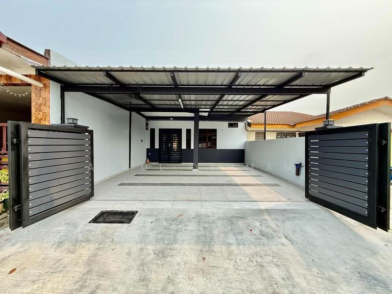 Rumah Teres 1-Tingkat untuk Dijual di Bandar Sri Sendayan (Negeri Sembilan) - Azrul Othman - Exterior - PropertyGuru.com.my