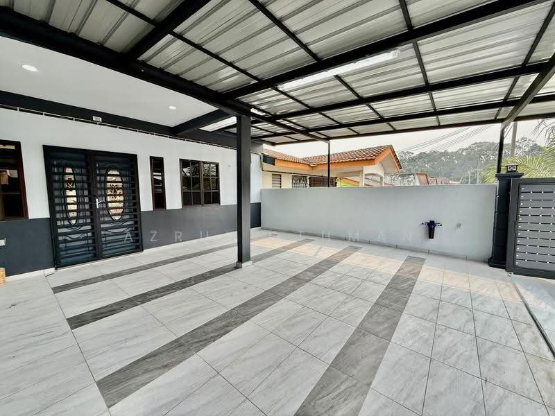 Rumah Teres 1-Tingkat untuk Dijual di Bandar Sri Sendayan (Negeri Sembilan) - Azrul Othman - Exterior - PropertyGuru.com.my