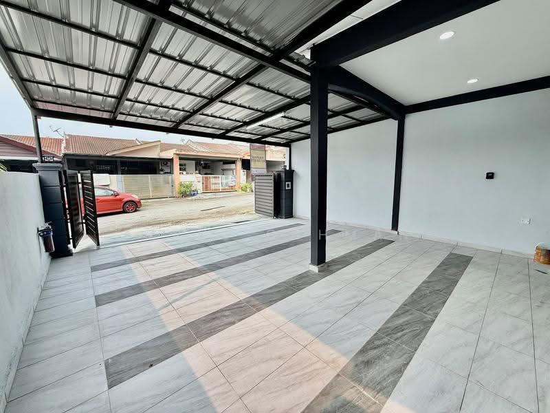 Rumah Teres 1-Tingkat untuk Dijual di Bandar Sri Sendayan (Negeri Sembilan) - Azrul Othman - Exterior - PropertyGuru.com.my