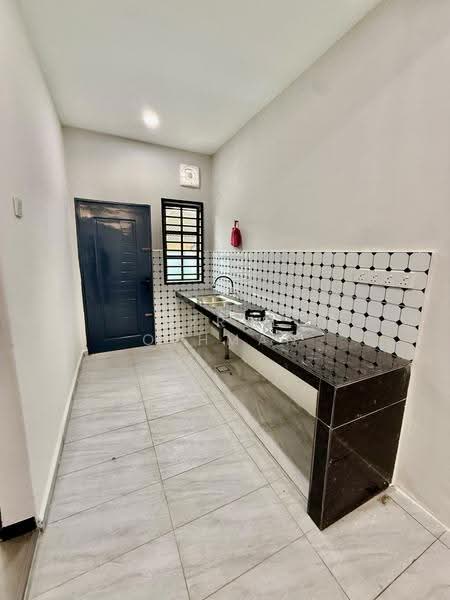 Rumah Teres 1-Tingkat untuk Dijual di Bandar Sri Sendayan (Negeri Sembilan) - Azrul Othman - Kitchen - PropertyGuru.com.my