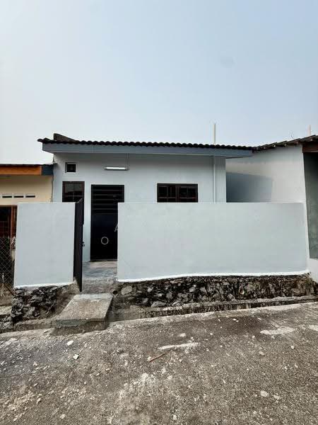 Rumah Teres 1-Tingkat untuk Dijual di Bandar Sri Sendayan (Negeri Sembilan) - Azrul Othman - Exterior - PropertyGuru.com.my