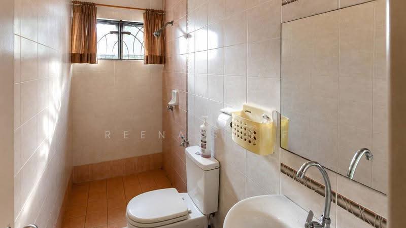 Semi-Detached House for Sale in Seksyen 7 (Shah Alam) - Reena Sarif - Bathroom - PropertyGuru.com.my