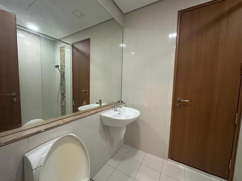 Kondominium untuk Disewa di 8 Gurney (The Shore Condominium) - Elaine Yeoh - Bathroom - PropertyGuru.com.my