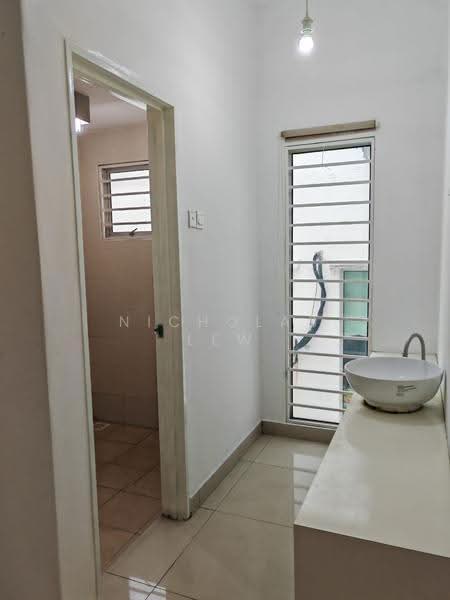 Townhouse for Sale in Seri Kembangan (Selangor) - Nicholas Lew - Bathroom - PropertyGuru.com.my