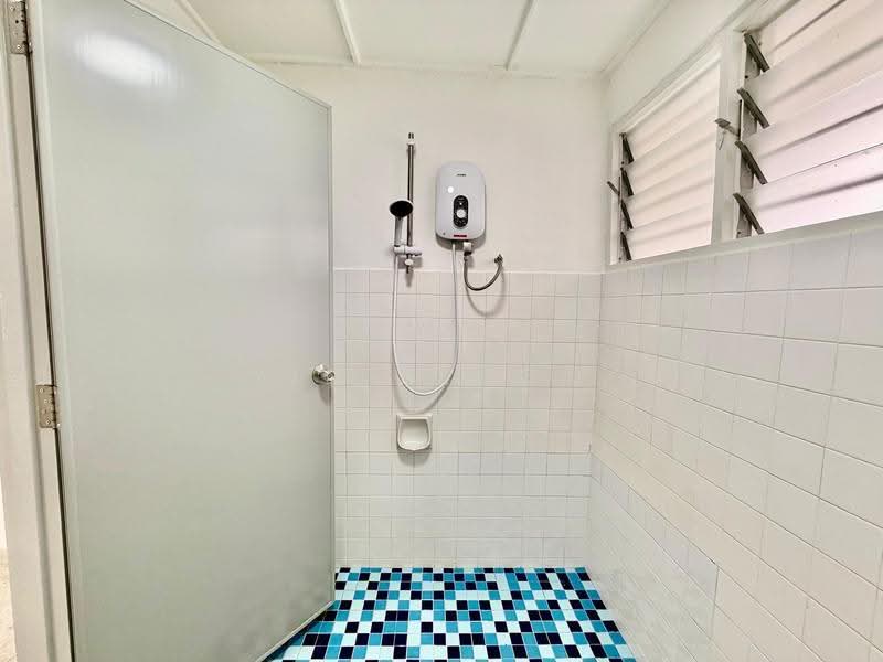 1-storey Terraced House for Rent in Taman Tun Dr Ismail (Kuala Lumpur) - Yin Peng . - Bathroom - PropertyGuru.com.my