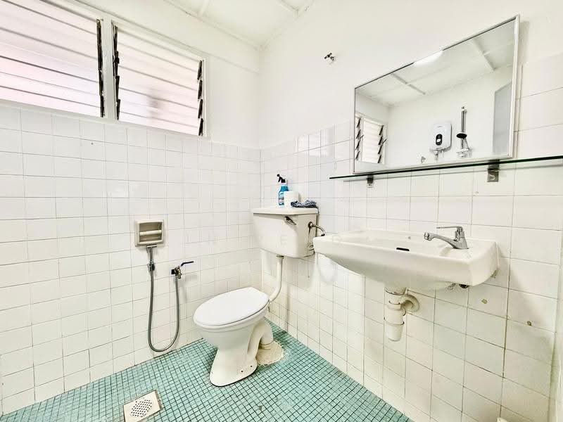 1-storey Terraced House for Rent in Taman Tun Dr Ismail (Kuala Lumpur) - Yin Peng . - Bathroom - PropertyGuru.com.my