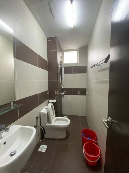 Kondominium untuk Disewa di M Condominium @ Larkin - Chang Kai Yin - Bathroom - PropertyGuru.com.my