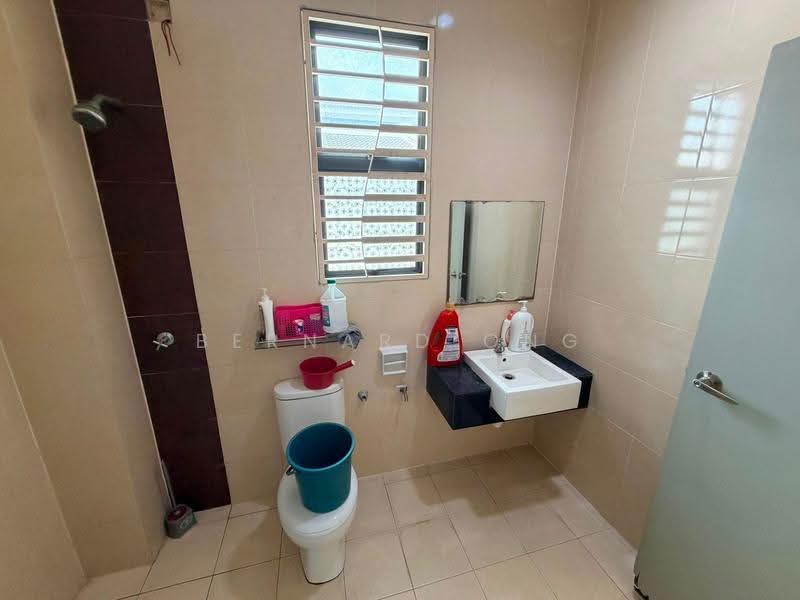 2-storey Terraced House for Sale in Saujana Rawang (Rawang) - Bernard Ong - Bathroom - PropertyGuru.com.my