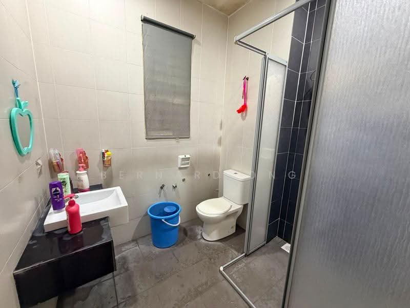 2-storey Terraced House for Sale in Saujana Rawang (Rawang) - Bernard Ong - Bathroom - PropertyGuru.com.my
