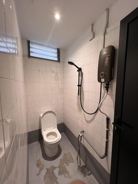 Rumah Teres 2-Tingkat untuk Disewa di U6, Pusat Perdagangan Subang Permai (Shah Alam) - Vince Yong - Bathroom - PropertyGuru.com.my