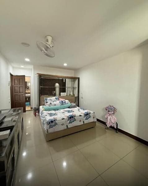 1.5-storey Terraced House for Sale in Happy Garden (Kuchai Lama) - Kelvin . - Bedroom - PropertyGuru.com.my