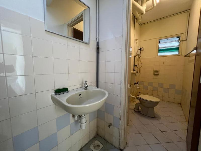 Kondominium untuk Dijual di Menara Alpha - Cyrus Chee - Bathroom - PropertyGuru.com.my