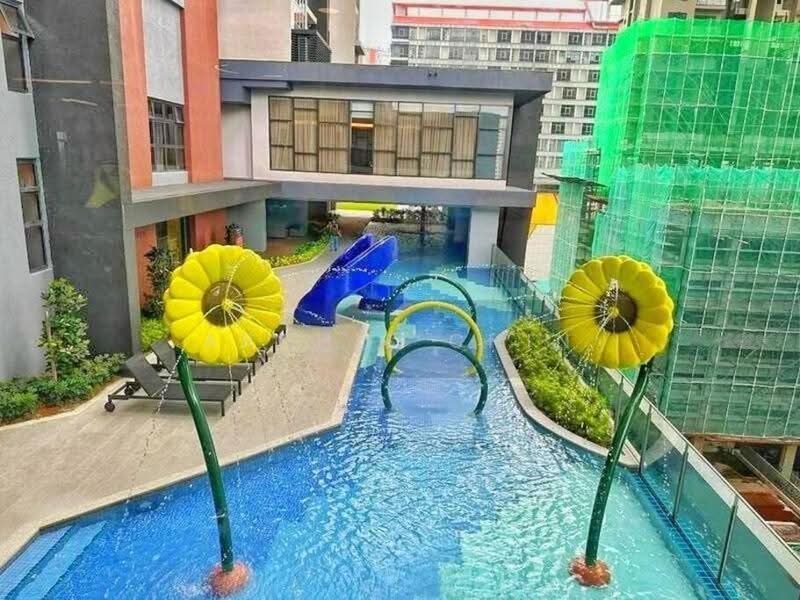 Kediaman Servis untuk Disewa di Sunway Velocity TWO - Archie Chin - Pool - PropertyGuru.com.my