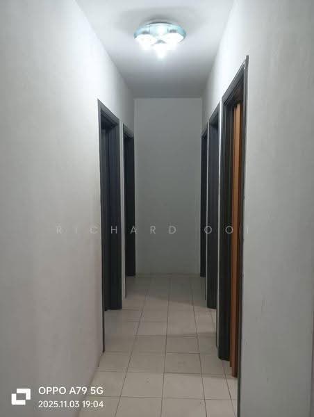 Apartment for Sale at Vistaria - Richard Ooi - Corridor - PropertyGuru.com.my