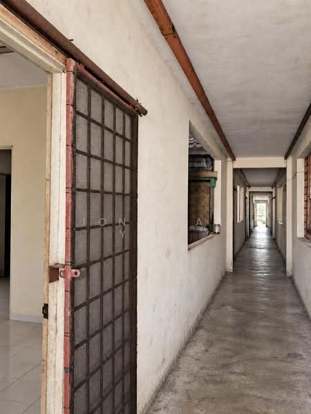Flat for Sale at Taman Bukit Kenangan - Jonathan Yeoh - Corridor - PropertyGuru.com.my