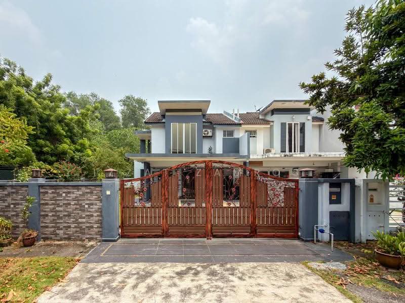 2-storey Terraced House for Sale in Taman Putra Prima (Puchong) - Izzat Zamros - Exterior - PropertyGuru.com.my