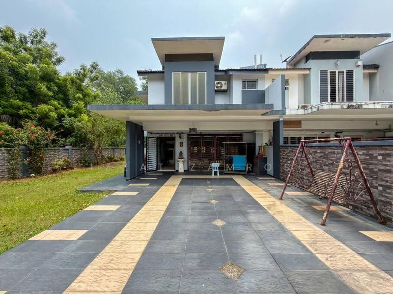 2-storey Terraced House for Sale in Taman Putra Prima (Puchong) - Izzat Zamros - Exterior - PropertyGuru.com.my