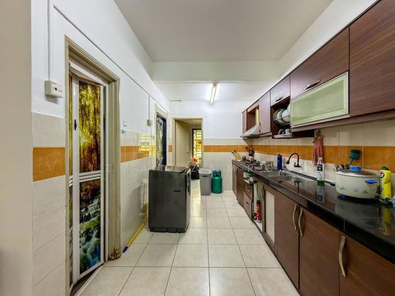 2-storey Terraced House for Sale in Taman Putra Prima (Puchong) - Izzat Zamros - Kitchen - PropertyGuru.com.my