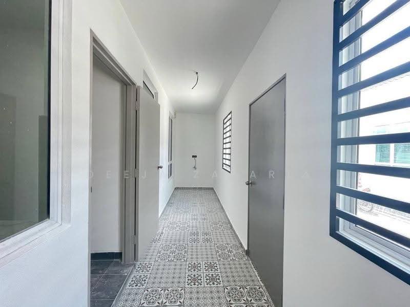 Terraced House for Rent in Labu (Negeri Sembilan) - Deeja Zakaria - Corridor - PropertyGuru.com.my