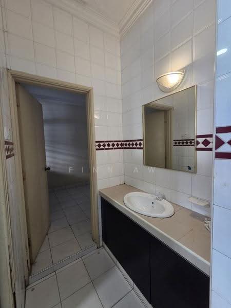 2-storey Terraced House for Sale in Taman Molek (Johor Bahru) - Finn Aw - Bathroom - PropertyGuru.com.my