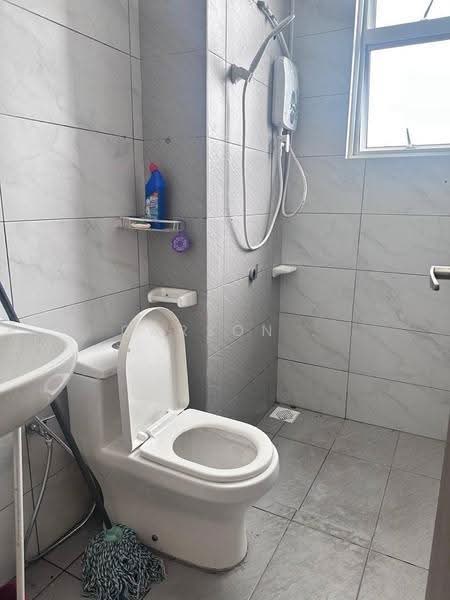 Kediaman Servis untuk Dijual di SKS Habitat - Carson . - Bathroom - PropertyGuru.com.my
