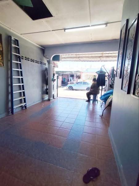 Rumah Teres 1-Tingkat untuk Dijual di Taman Sri Mawar (Seremban) - Deeja Zakaria - Entrance - PropertyGuru.com.my