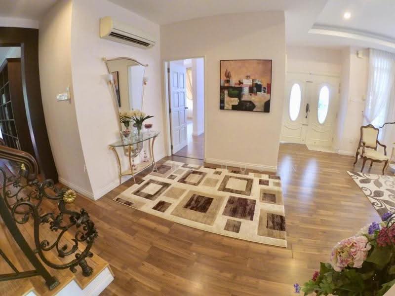 Bungalow House for Sale in Sungai Buloh (Selangor) - Firdaus Husin - Entrance - PropertyGuru.com.my