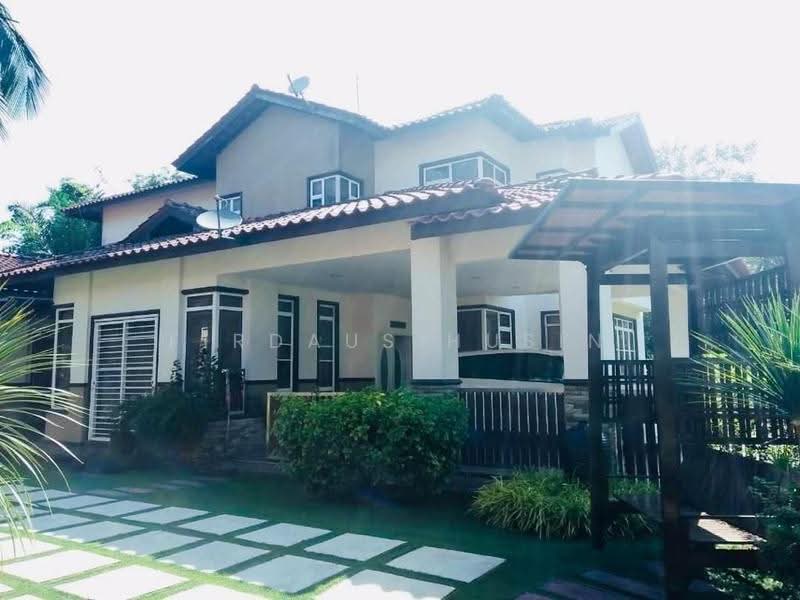 Bungalow House for Sale in Sungai Buloh (Selangor) - Firdaus Husin - Exterior - PropertyGuru.com.my