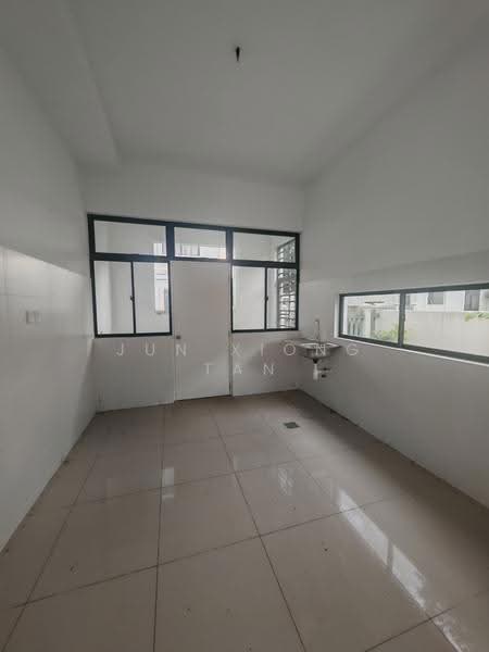 Rumah Teres 2-Tingkat untuk Dijual di Kota Masai (Pasir Gudang) - Jun Xiong Tan - Kitchen - PropertyGuru.com.my