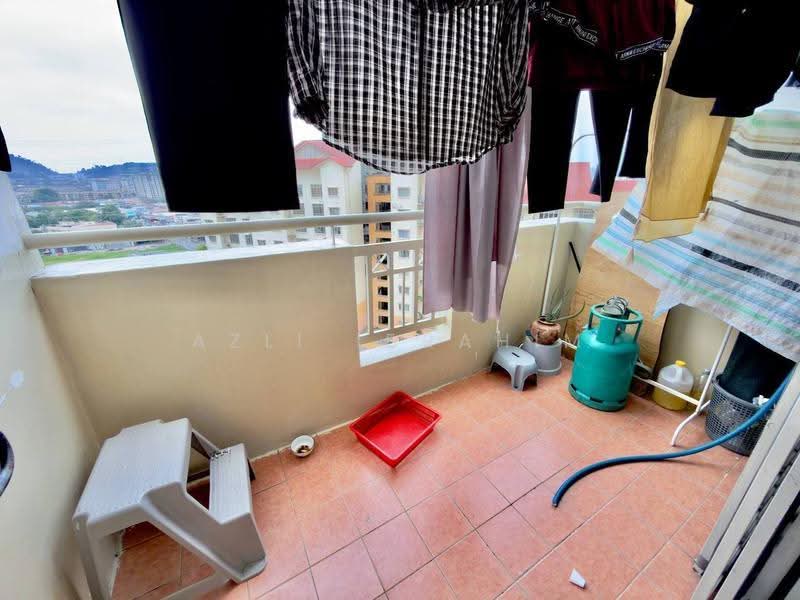 Pangsapuri untuk Dijual di Merdeka Villa - Azli Ibrahim - Balcony - PropertyGuru.com.my