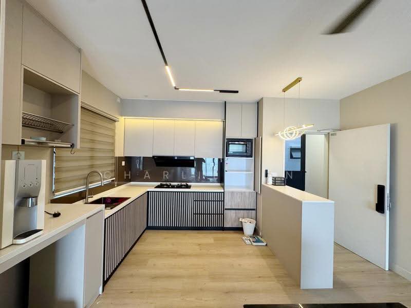 Kediaman Servis untuk Disewa di Duduk Se.Ruang @ Eco Sanctuary - Charlie Gan - Kitchen - PropertyGuru.com.my