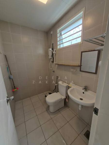 Rumah Teres untuk Disewa di Seremban (Negeri Sembilan) - Deeja Zakaria - Bathroom - PropertyGuru.com.my