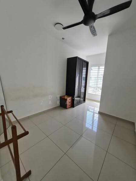 Rumah Teres untuk Disewa di Seremban (Negeri Sembilan) - Deeja Zakaria - Bedroom - PropertyGuru.com.my