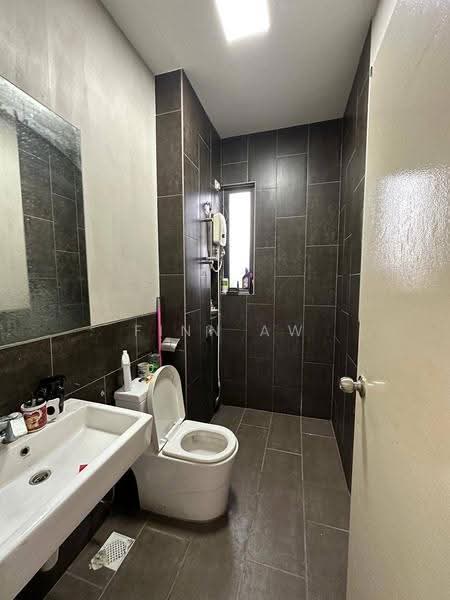 Rumah Teres 2-Tingkat untuk Dijual di Bandar Pulai Jaya (Kulai) - Finn Aw - Bathroom - PropertyGuru.com.my
