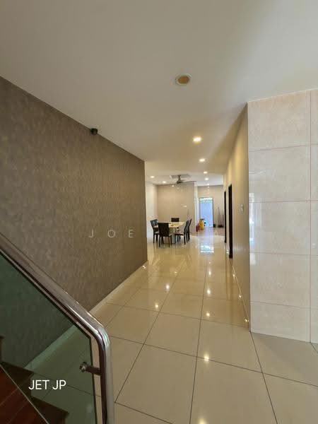 Rumah Berkembar untuk Dijual di Klang (Selangor) - Joel Sia - Corridor - PropertyGuru.com.my